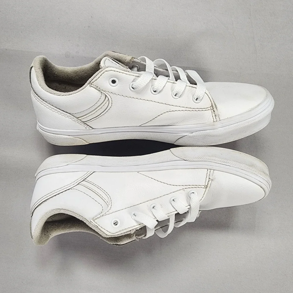 Vans Kids Low Top White Leather Skate Shoes Sneakers White Size 4.0 Kids